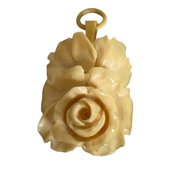 19th Century Victorian Ivory Bone Rose Pendant - Picture 5 of 6